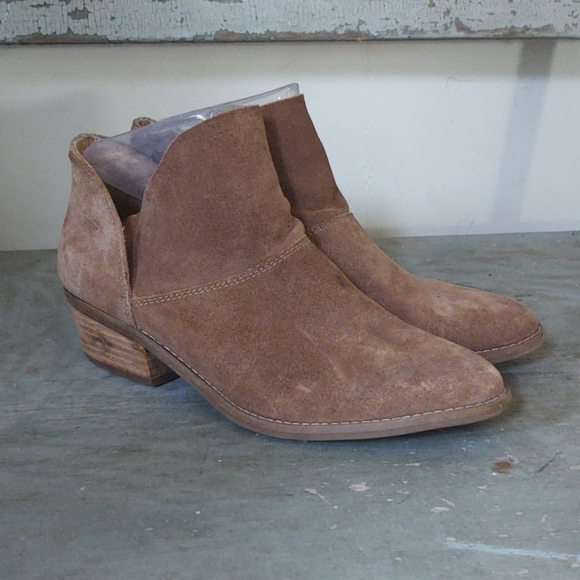 Lucky Brand Shoes - Lucky Brand Fahmida Ankle Bootie Suede Booties